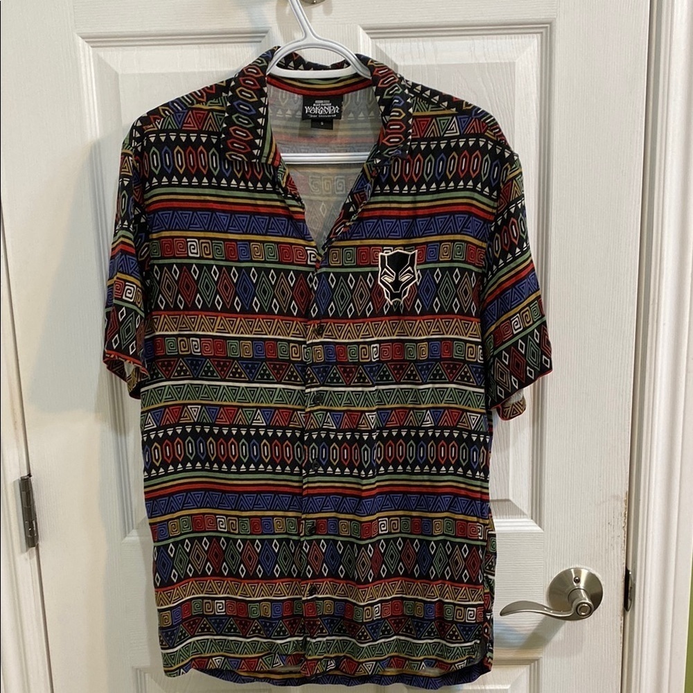 Marvel Black Panther Wakanda Forever Mens Shirt Small tribal Button Down